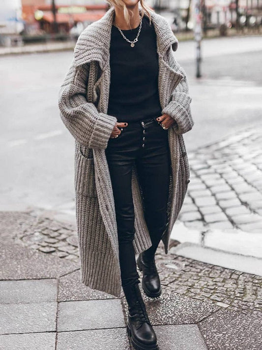 Oversized Chunky Knit Cardigan with Wide Collar and Side Pockets
