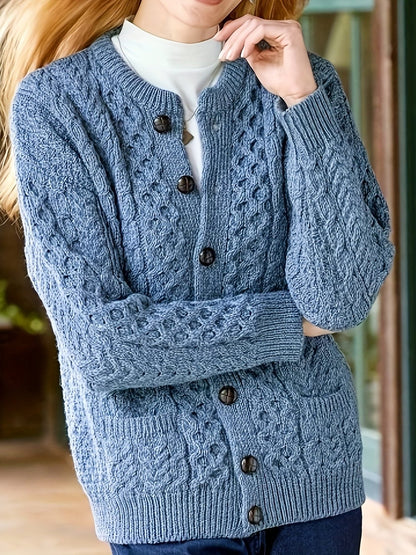 Chunky Cable Knit Cardigan with Textured Pattern and Front Pockets