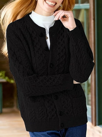 Chunky Cable Knit Cardigan with Textured Pattern and Front Pockets