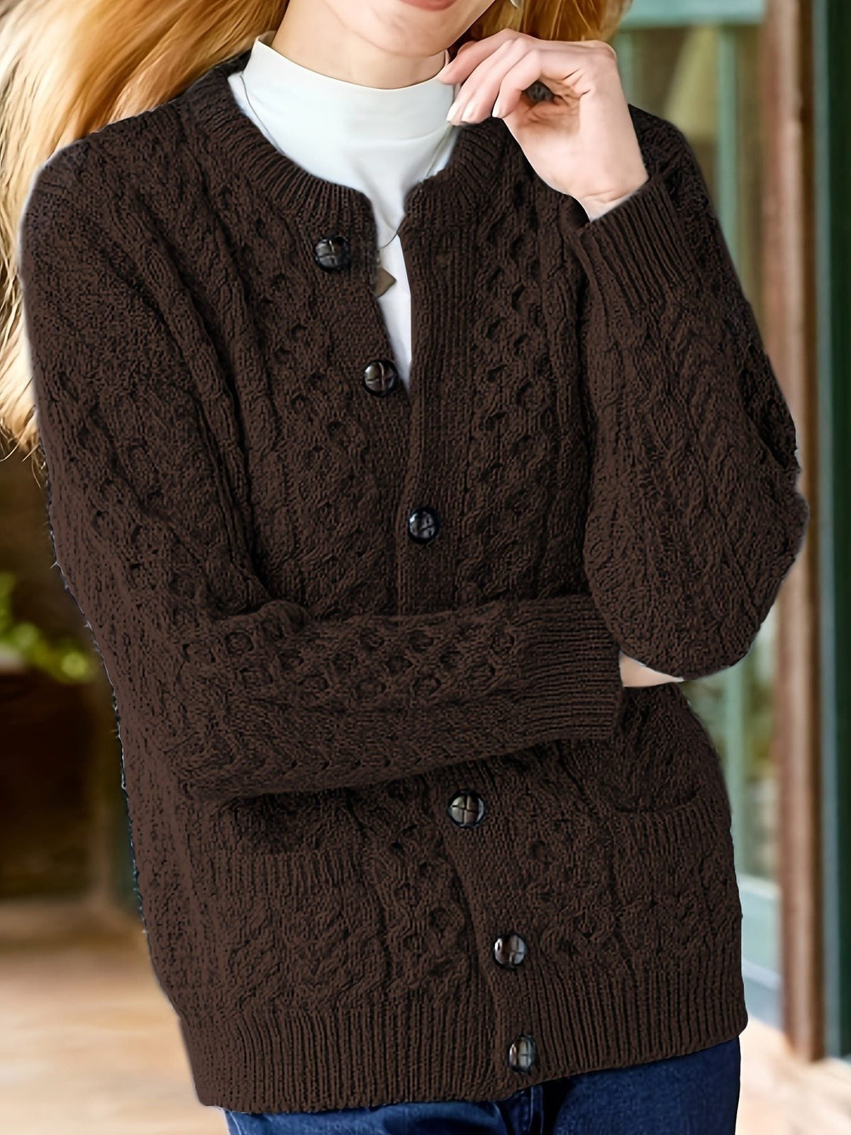 Chunky Cable Knit Cardigan with Textured Pattern and Front Pockets