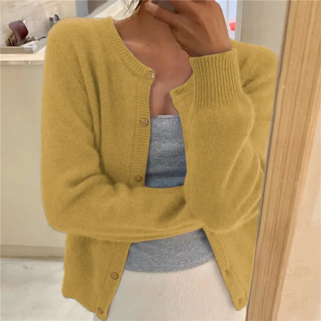 Cosy Cropped Knit Cardigan with Round Neckline