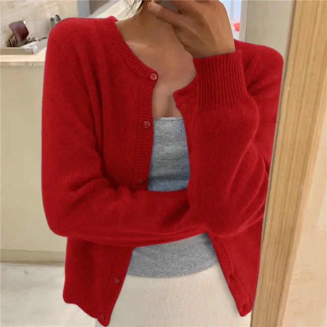 Cosy Cropped Knit Cardigan with Round Neckline