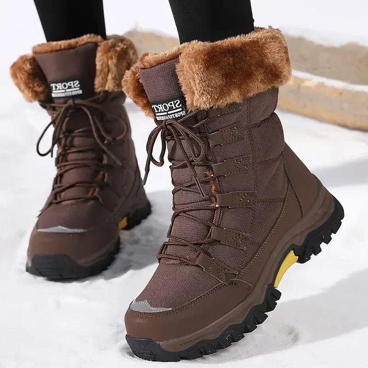 Warm Lace-Up Snow Boots with Fluffy Collar and Chunky Sole