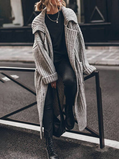 Oversized Chunky Knit Cardigan with Wide Collar and Side Pockets