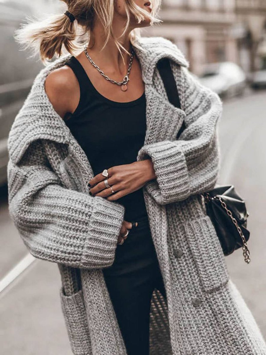 Oversized Chunky Knit Cardigan with Wide Collar and Side Pockets